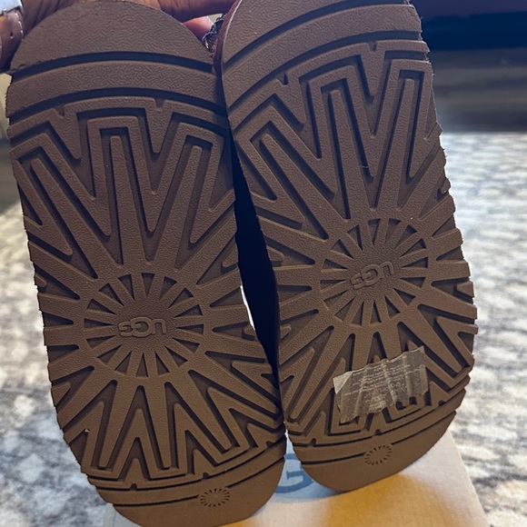 Women’s Ugg TAZZ Suede mules - Picture 6 of 9